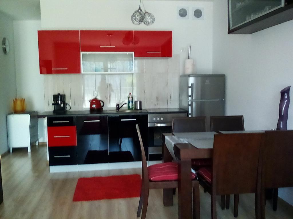 Appartement Karmazynowy Apartament Nad Morzem à Kołobrzeg Extérieur photo
